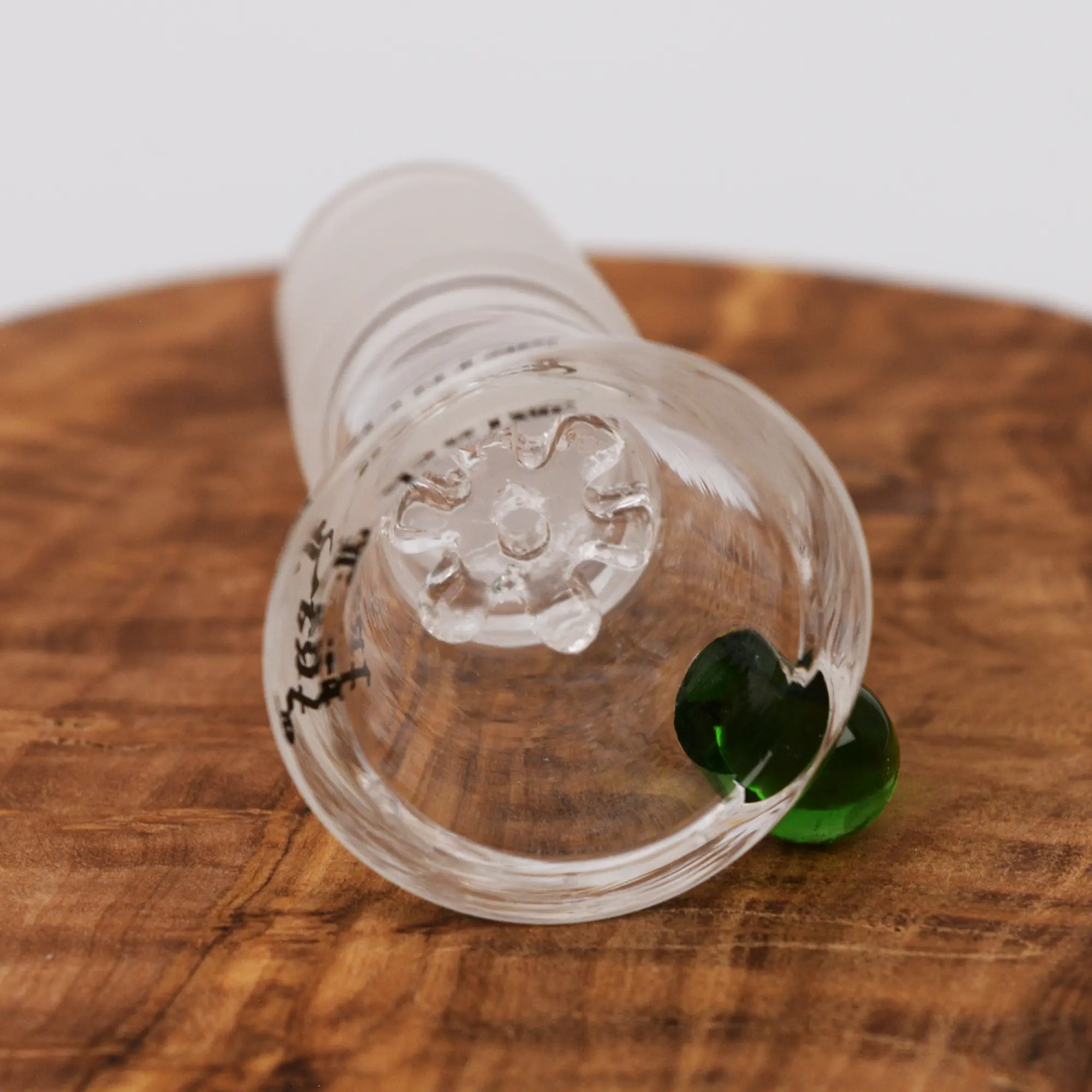 Black Leaf Bong Kopf mit Sieb aus Glas mit 18,8 mm Schliff Draufsicht oben