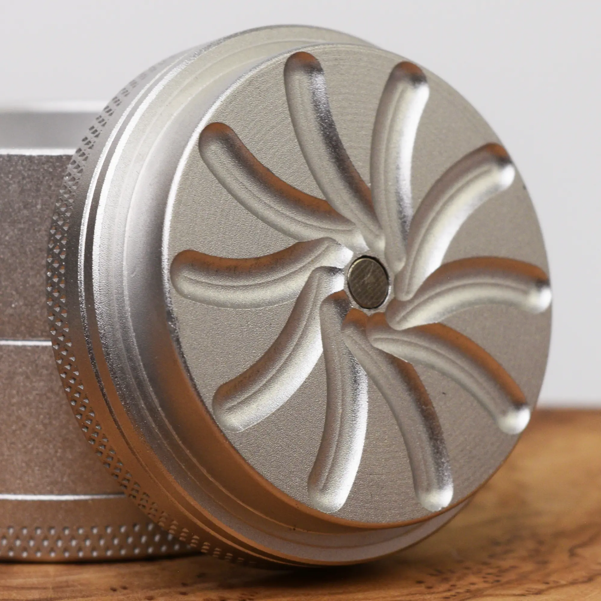 Black Leaf Masher Grinder Silber - 53 mm