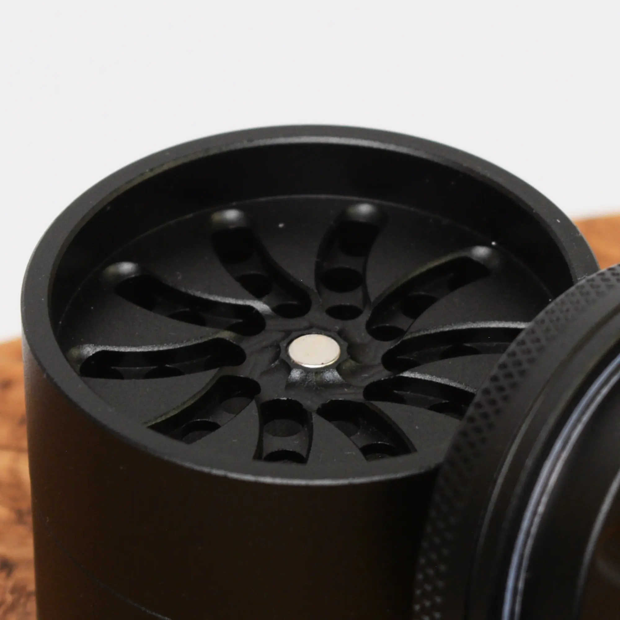 Black Leaf Masher Grinder Schwarz - 53 mm