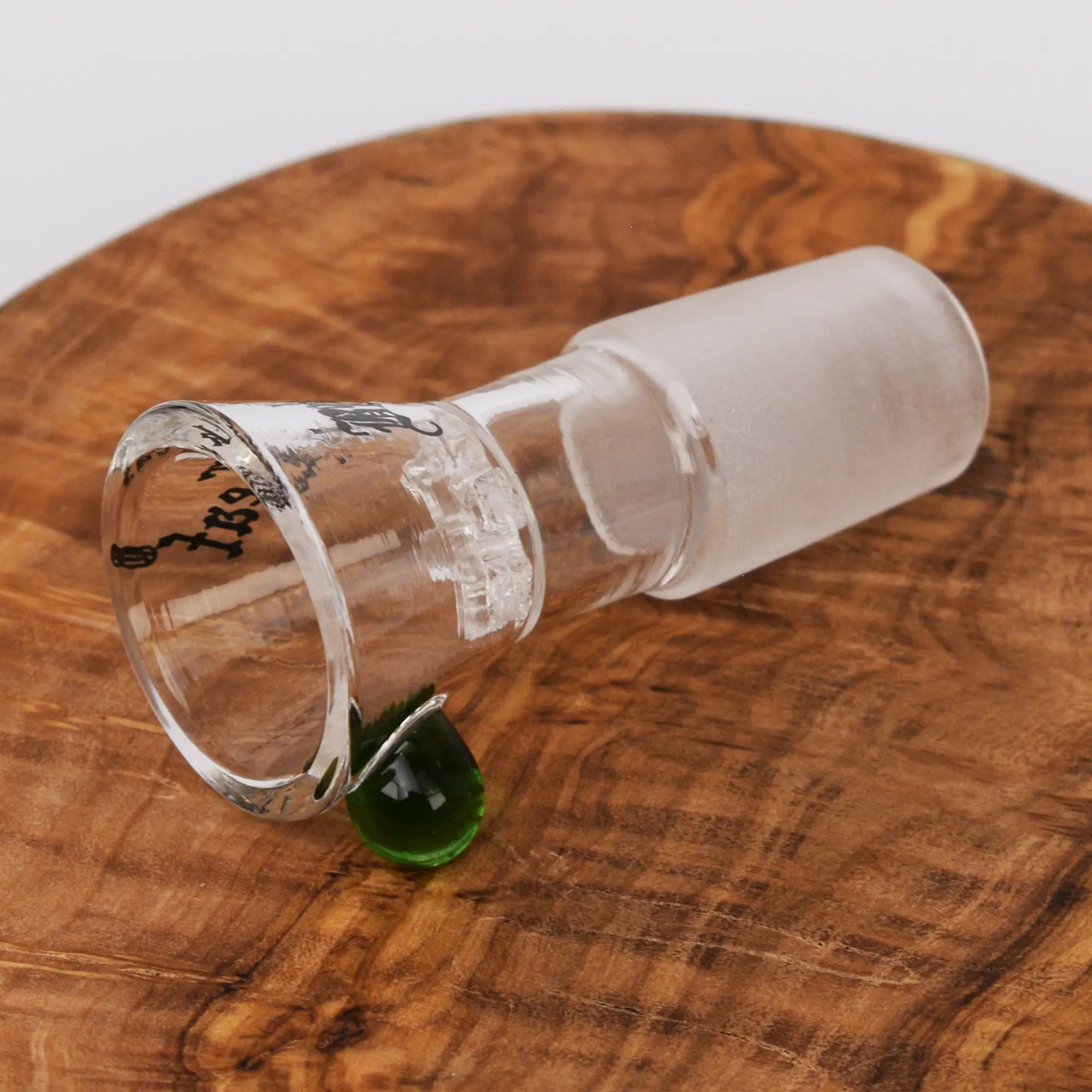 Black Leaf Bong Kopf mit Sieb aus Glas mit 18,8 mm Schliff Seitenansicht liegend