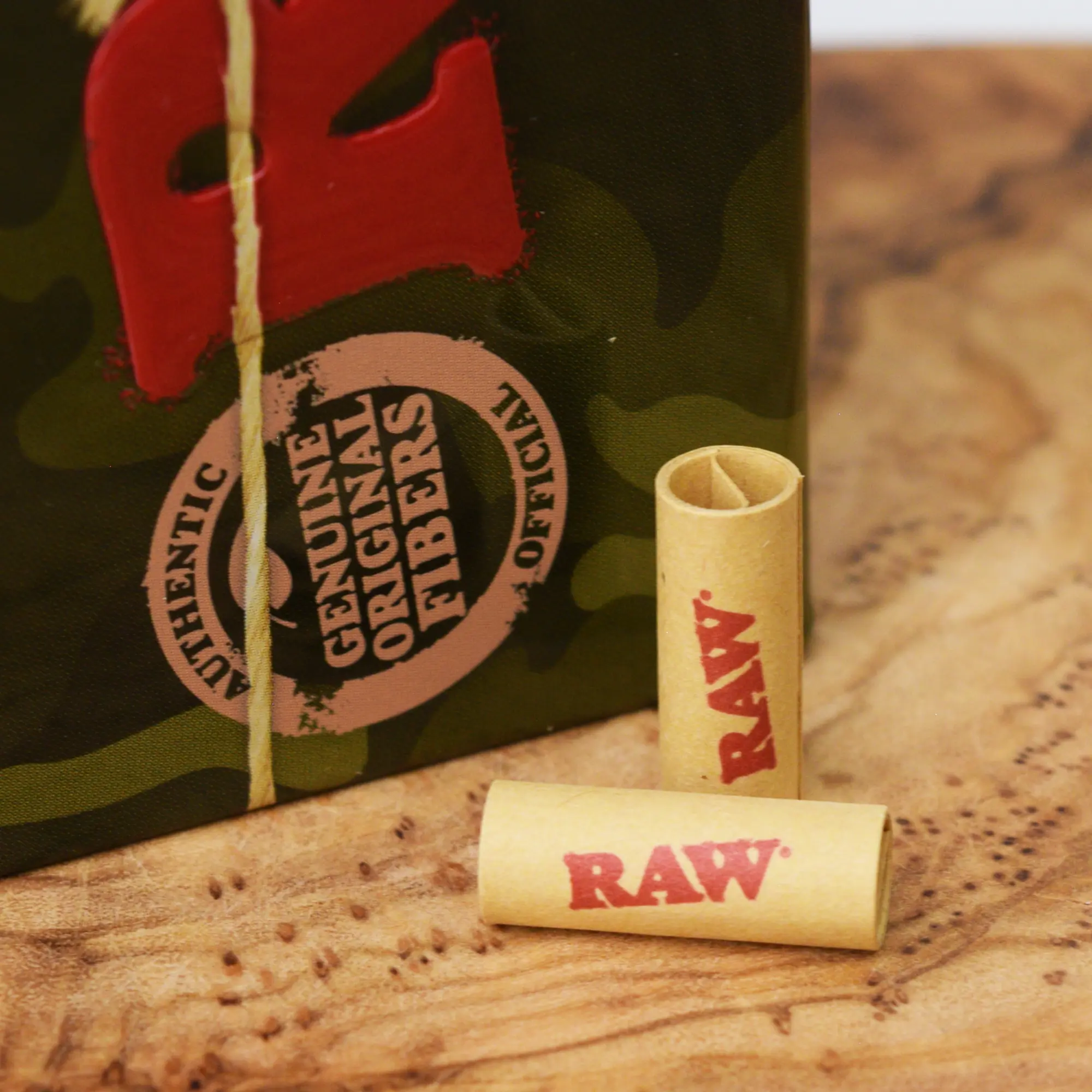 RAW Camo Zigarettendosen + 100 Pre-Rolled Tips