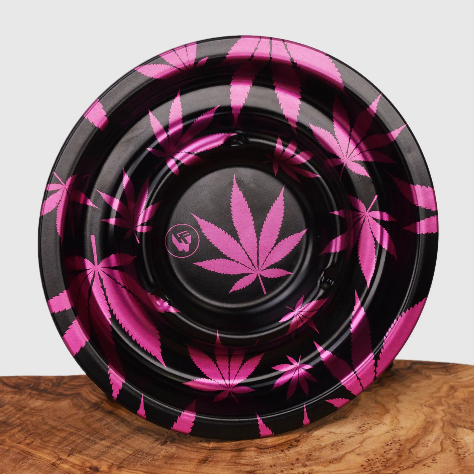 Pink Leaves Coffeshop Aschenbecher